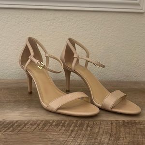 Michael Kors MK Tan Nude Heels NWOT Never Worn